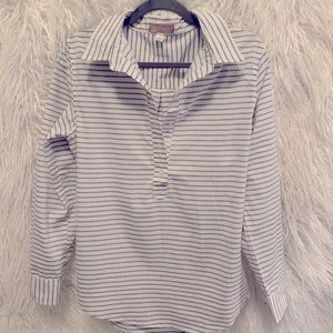 HARPER V-neck with buttons & collar